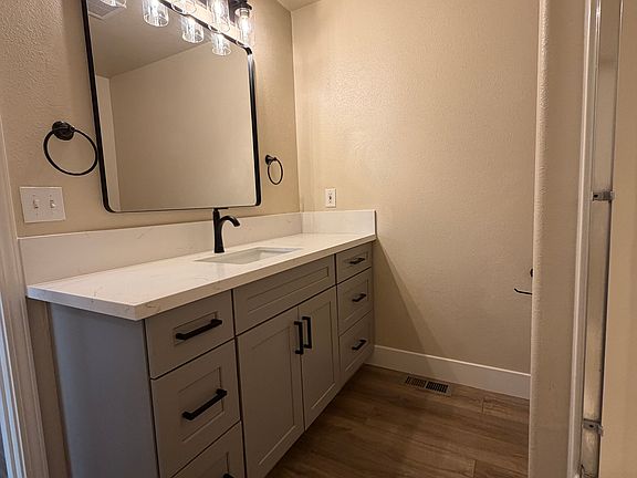 5th image of 2206 Desert Cove Ct