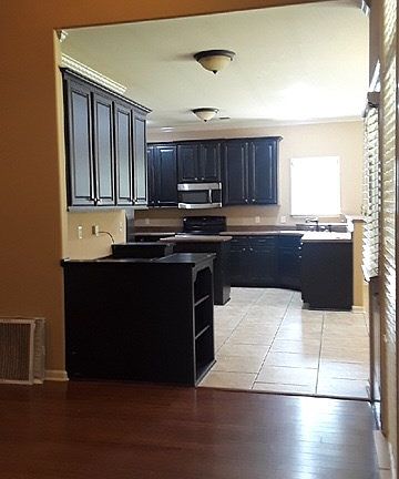2nd image of 618 E Crawford Dr