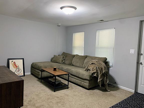 3rd image of 1522 N Maplewood Ave #2