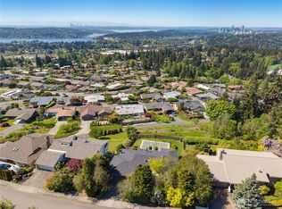 13712 SE 44th St, Bellevue, WA