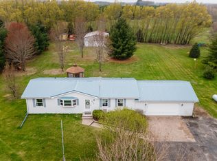 N9323 Knuteson Dr, Whitewater, WI 53190