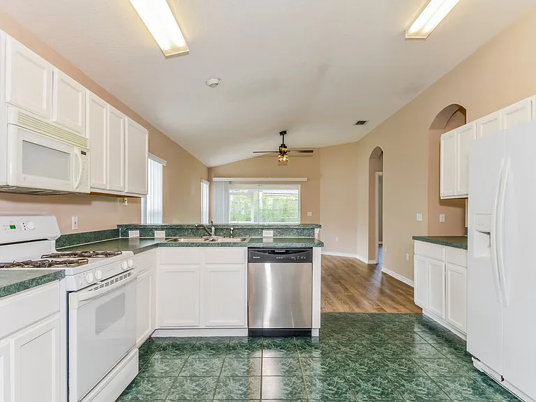 12134 Winding Woods Way — Photo 8