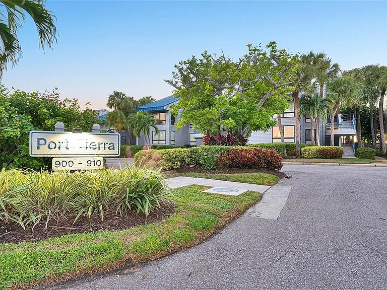 910 Pinellas Bayway S #107 — Photo 24