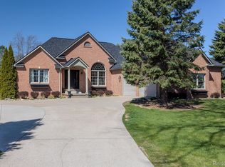 15114 Pinewood Trl, Linden, MI