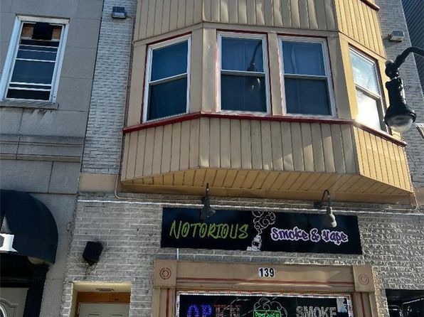 139 N 7th St #2R