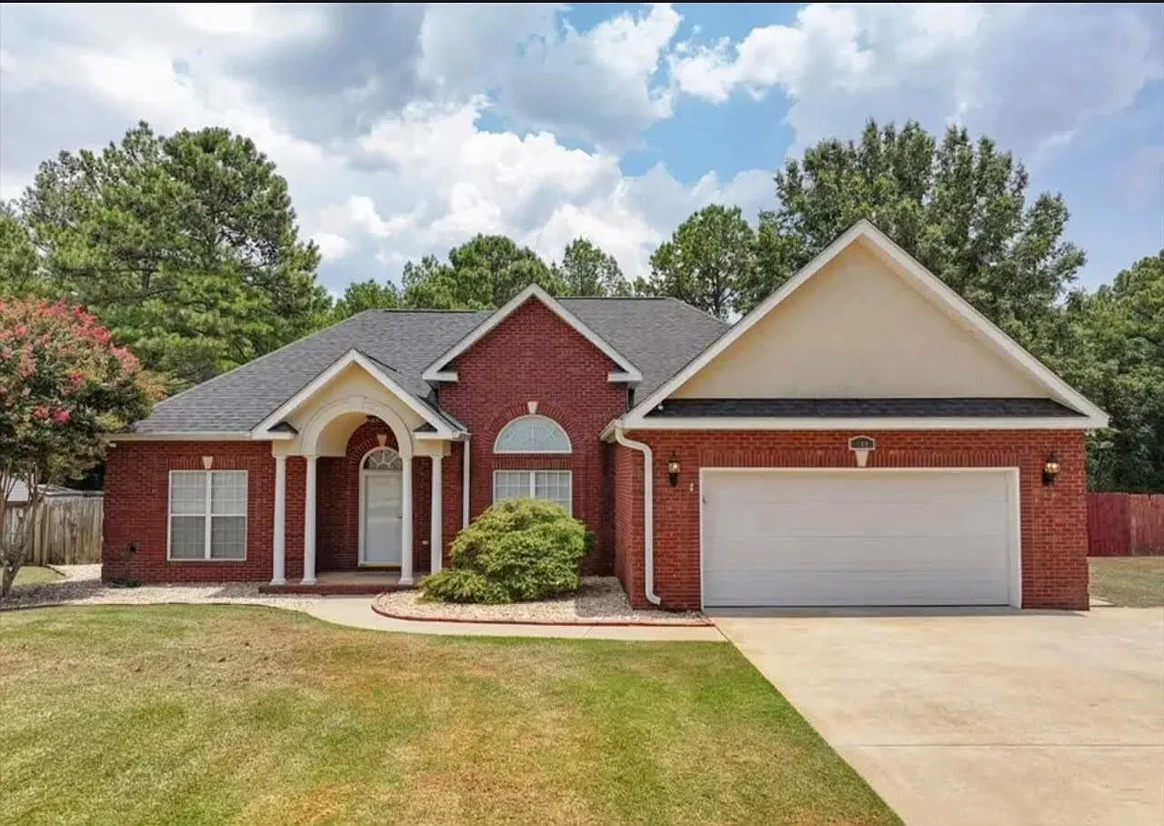 3 bed, 1953 sqft, $1,680 — Photo 1