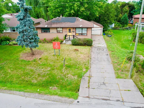 499 Valley Dr, Oakville, ON L6L 4L9