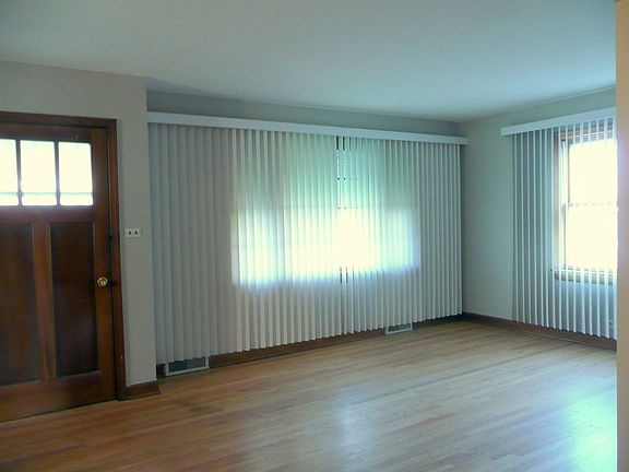 Spacious bright Living Room