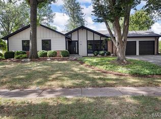 14616 Rogue River Dr, Chesterfield, MO 63017