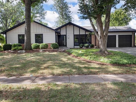 14616 Rogue River Dr, Chesterfield, MO 63017