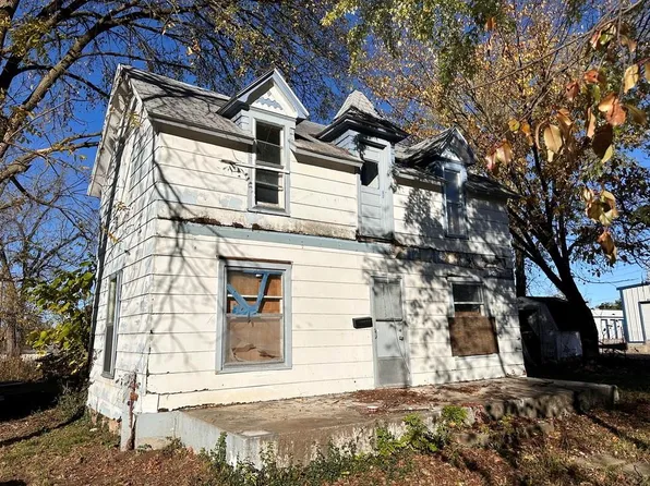 108 S Grand Ave, El Dorado Springs, MO 64744