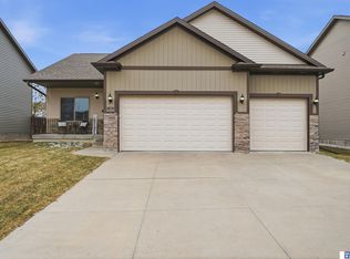 1631 Torreys Dr, Lincoln, NE 68521