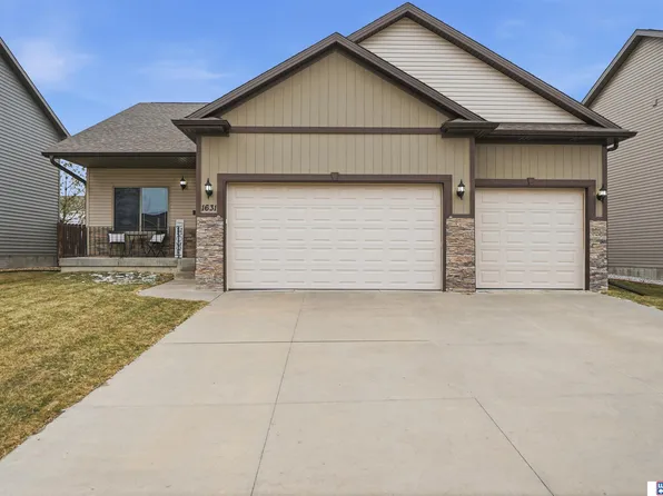 1631 Torreys Dr, Lincoln, NE 68521