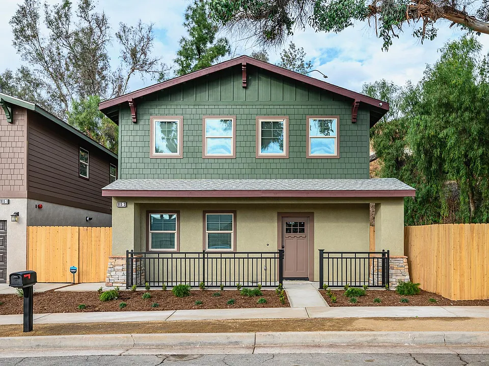 915 E Central Ave #2