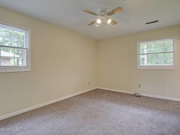 4010 Lake Ave — Photo 20