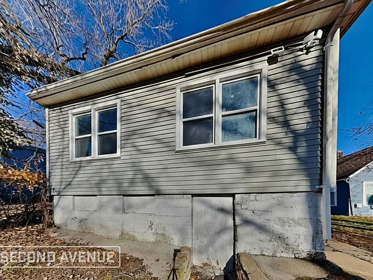 1967 Parallel Ave — Photo 17