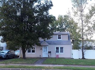 636 Osborne Ave, Morrisville, PA