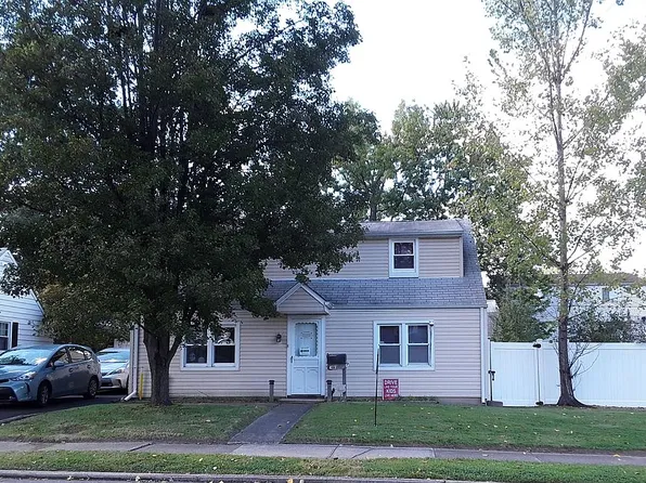 636 Osborne Ave, Morrisville, PA 19067