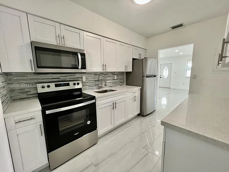 917 NW 103rd St #917 — Photo 7