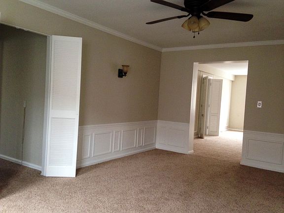 5th image of 19606 Van Aken Blvd APT 201