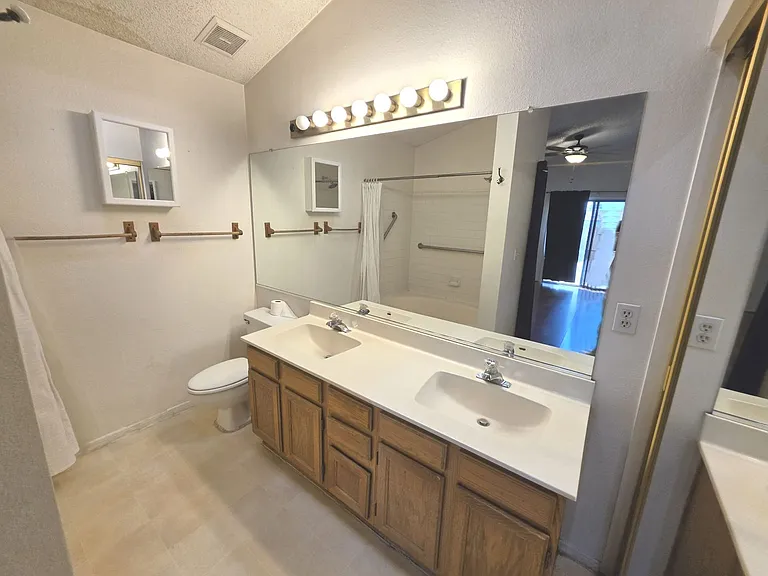 1056 W Sunward Dr — Photo 11