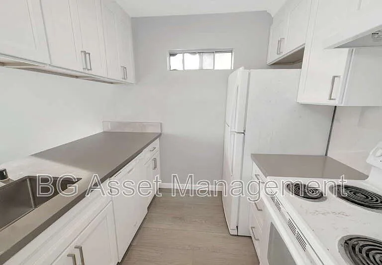 10 Lee St #4 — Photo 6