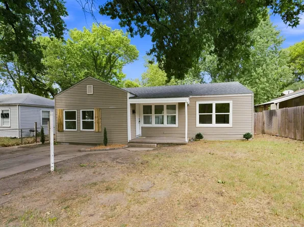 3114 E Range Rd, Wichita, KS 67216