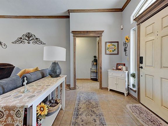 5th image of 539 W Chickasaw Court Way
