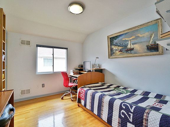 2nd image of 161B Ainsworth Ave