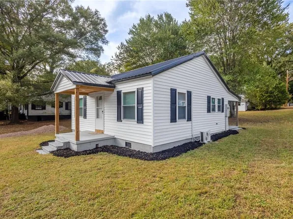 502 Hickory Ave, Statesville, NC 28677