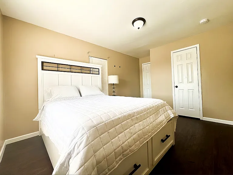 2420 S Hudson Ave #2 — Photo 8
