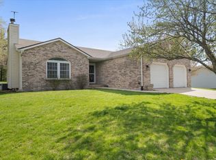 8341 Sunset Rd, Carlock, IL 61725