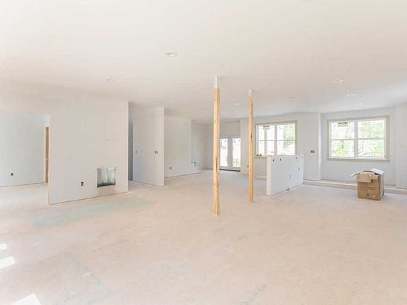 5th image of 713 Gatti Ln