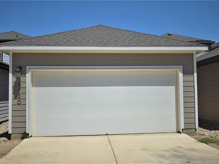1720 Yaupon Grove Ln — Photo 21