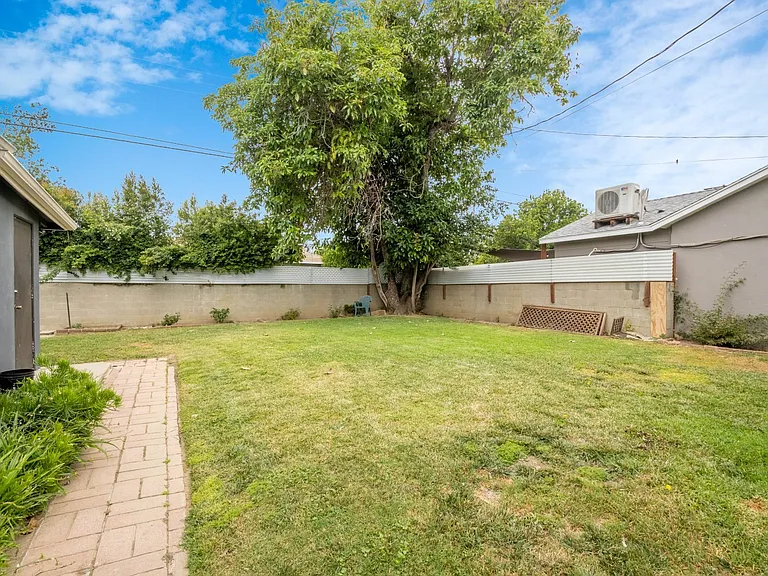 6633 Costello Ave — Photo 24