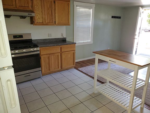 5th image of 377 38th St APT C