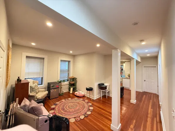 4 Hamlet St, Boston, MA