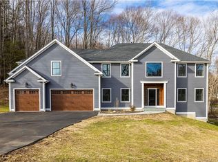 8 Southgate, Avon, CT 06001