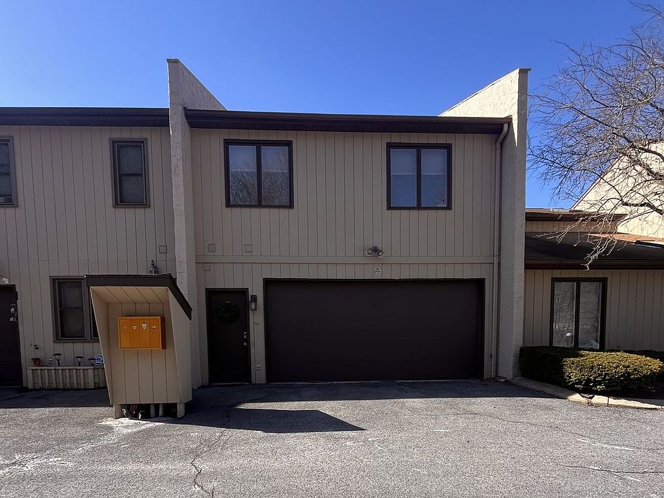 1st image of 732 W Aaron Dr