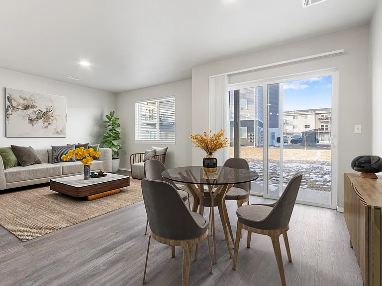 Sawyer Pointe — Photo 1
