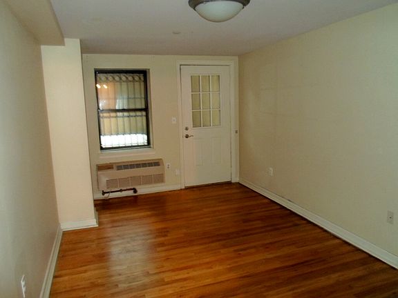 5th image of 222 W 135th St