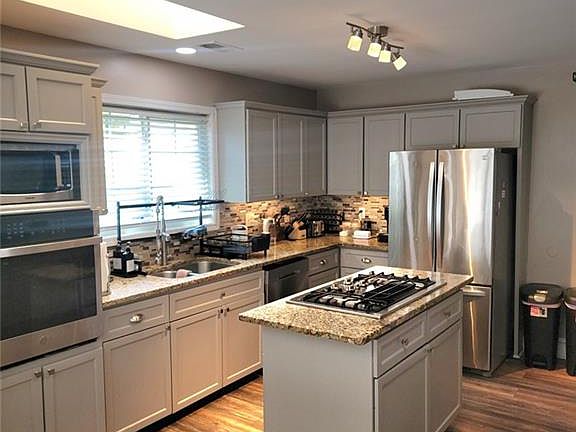 3rd image of 5104 Carole Pl SW