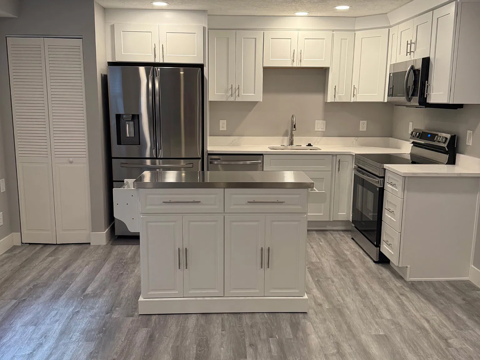 1 bed, 900 sqft, $1,600 — Photo 1