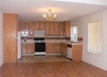 4th image of 6 Penrod Ct