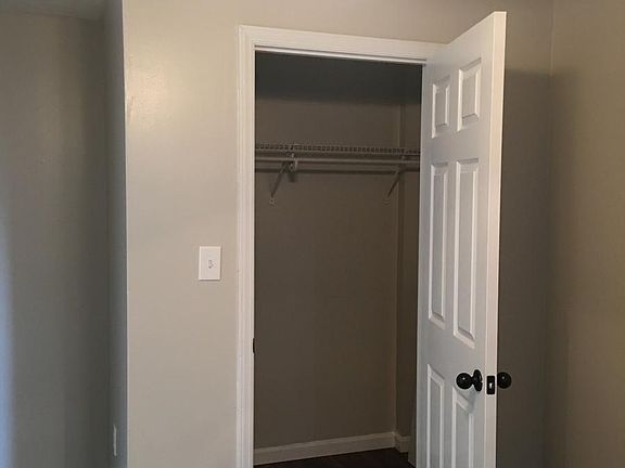 BR closet entrance