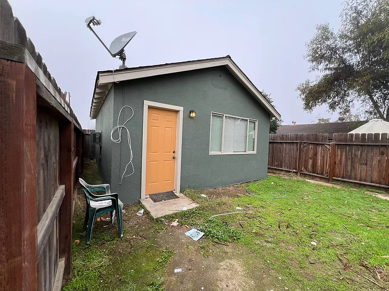 304 N Sierra Vista Ave #B — Photo 1