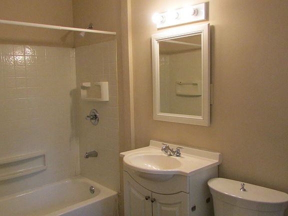 4th image of 1535 Westbrook Cir