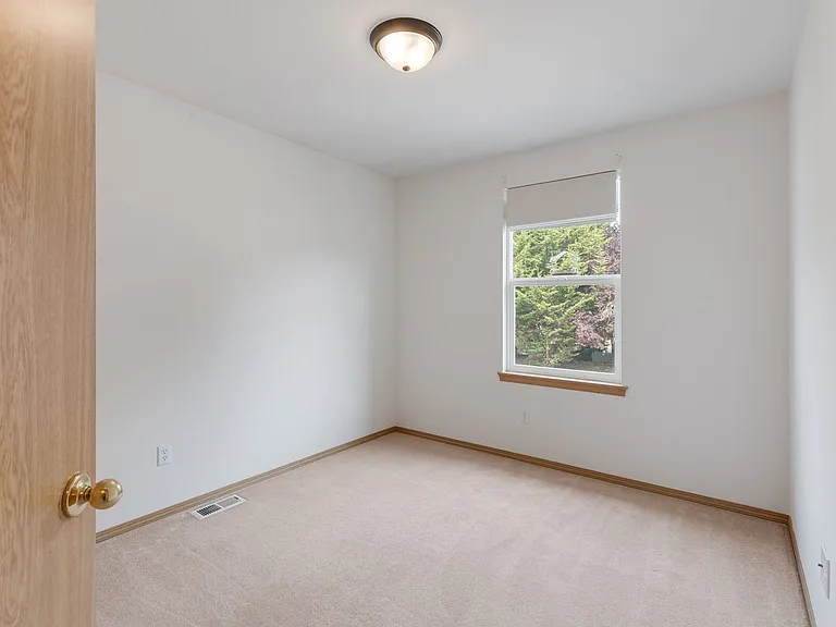 2116 82nd Dr NE — Photo 23