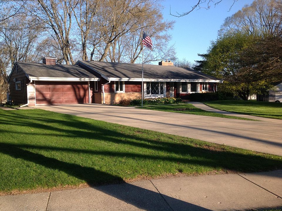 1st image of 202 Westminster Dr