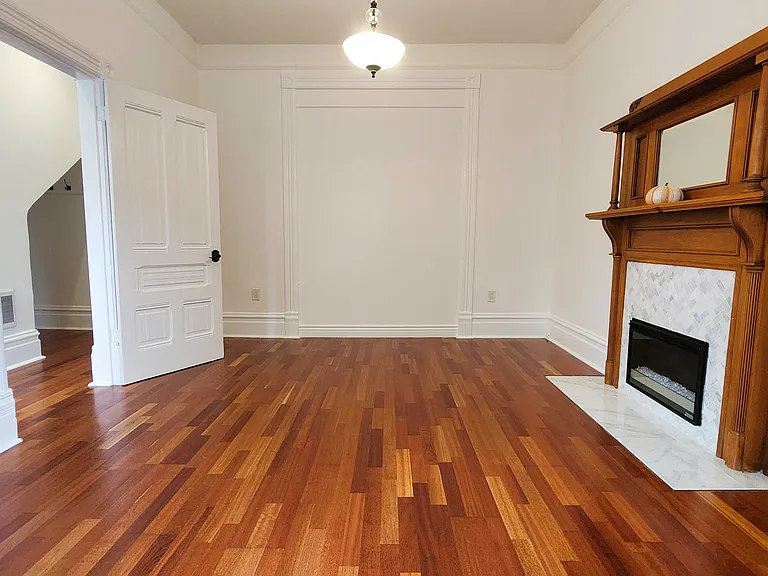 542 Lyon St — Photo 9